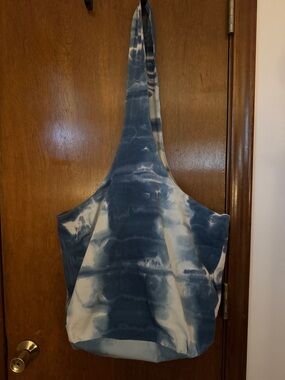 manduka Blue and White Tie-Dye Tote Bag